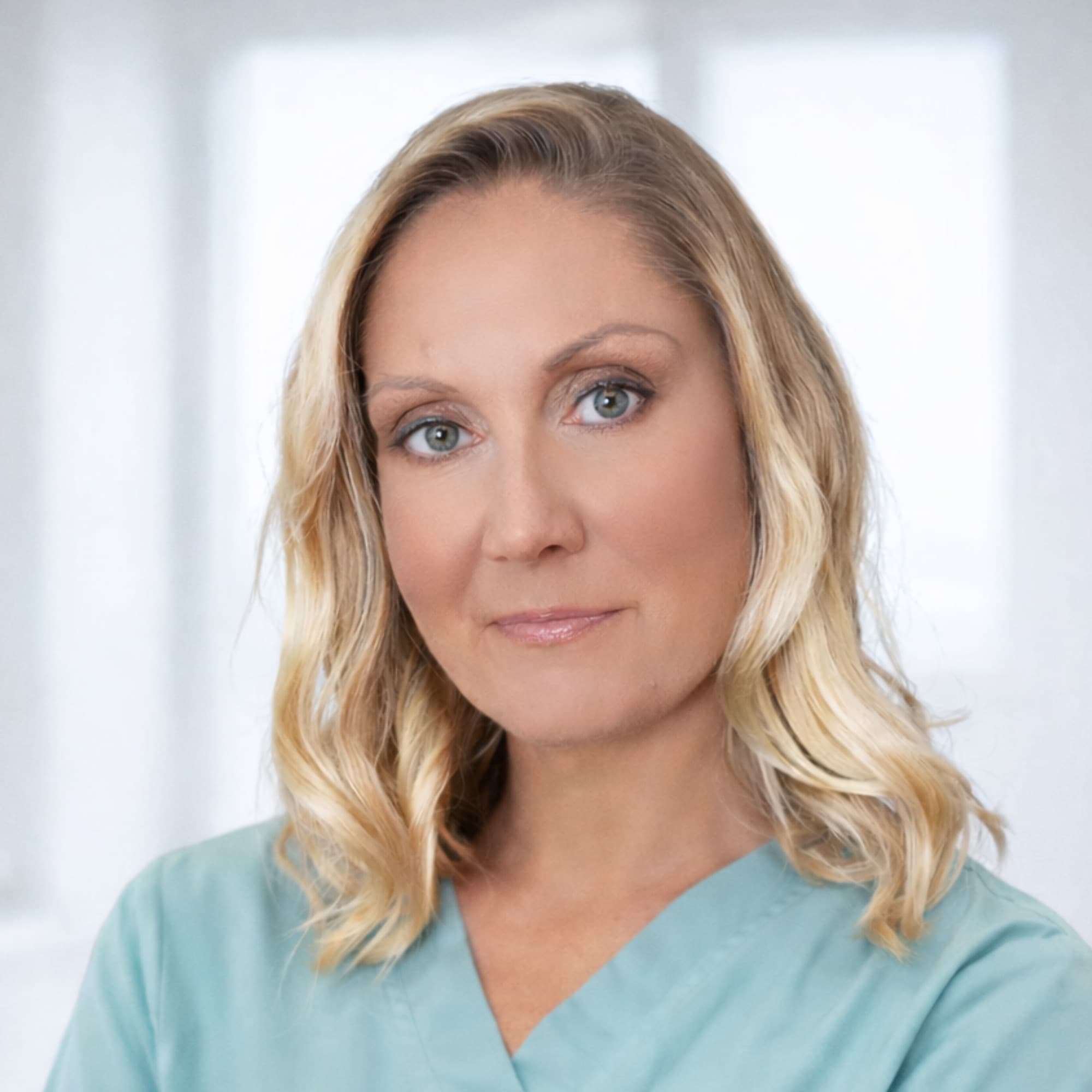 Dr. Szaka Lilla