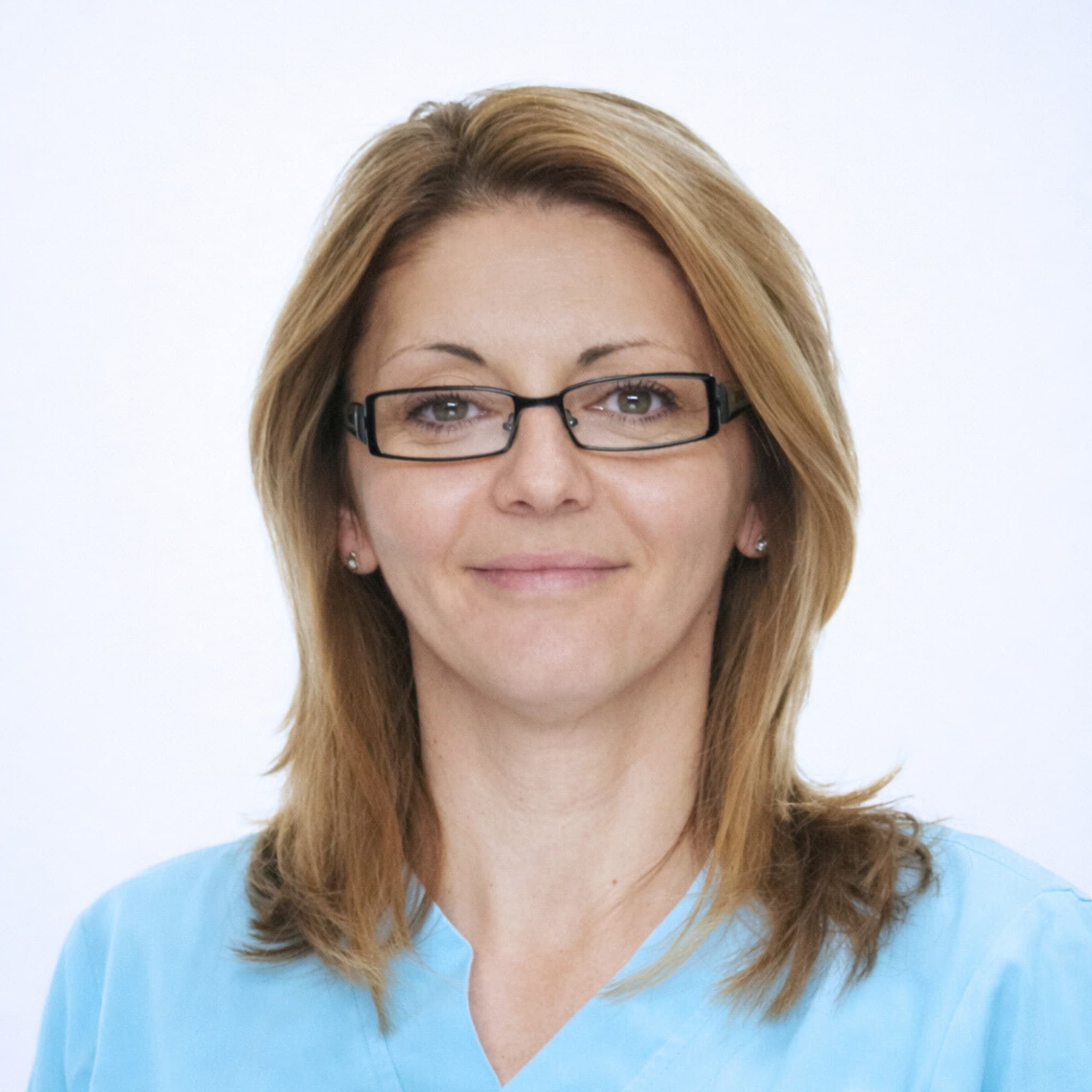 Dr. Szira Márta